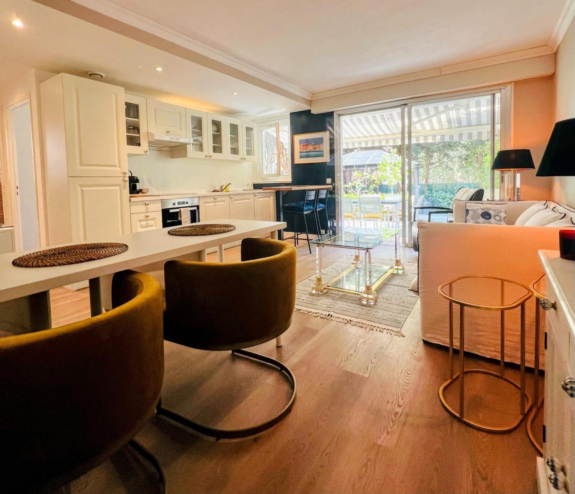 Superbe Appartement Avec Terrasse Jardin Et Parking Prive سان تروبيه المظهر الخارجي الصورة