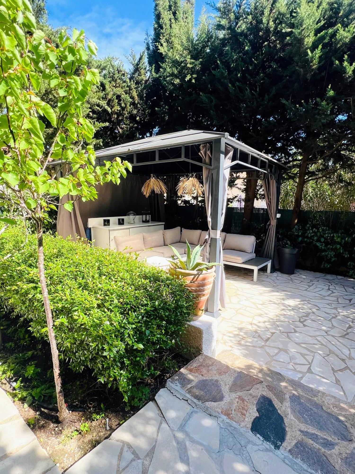 Superbe Appartement Avec Terrasse Jardin Et Parking Prive سان تروبيه المظهر الخارجي الصورة